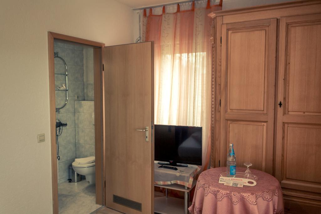 Hotel Adler Aichelberg  Szoba fotó